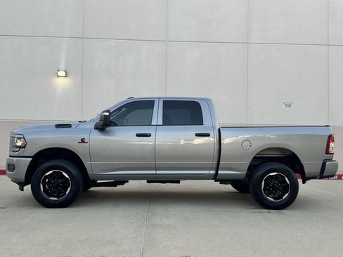 Used 2024 RAM 2500 Tradesman w/ Chrome Appearance Group AWD/4WD image 3