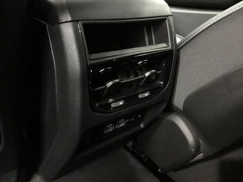 Used 2023 Jeep Grand Cherokee Limited w/ Black Appearance Package image 30