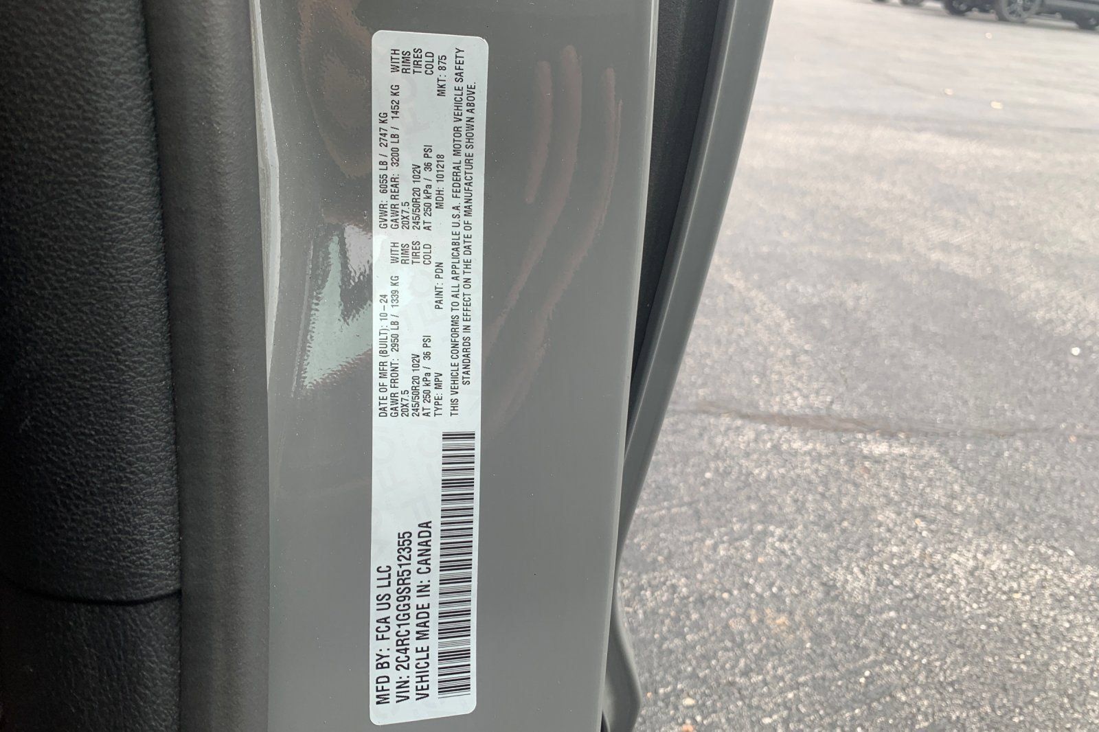 Used 2025 Chrysler Pacifica Limited FWD image 38
