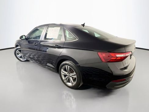 Used 2023 Volkswagen Jetta SE FWD image 6