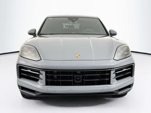 Used 2024 Porsche Cayenne Coupe AWD/4WD image 2