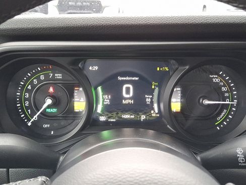 Certified 2025 Jeep Wrangler Willys image 22