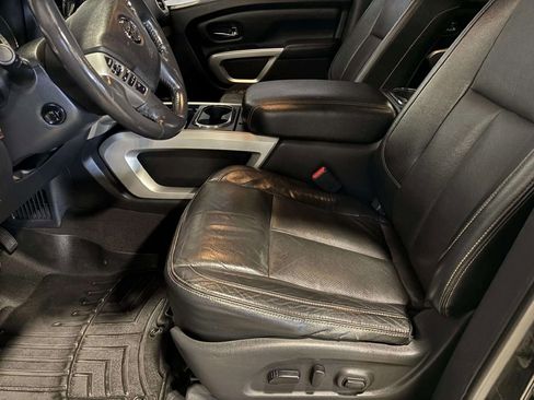 Used 2017 Nissan Titan SL image 11