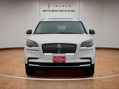 Used 2023 Lincoln Aviator AWD w/ Premium Package image 2