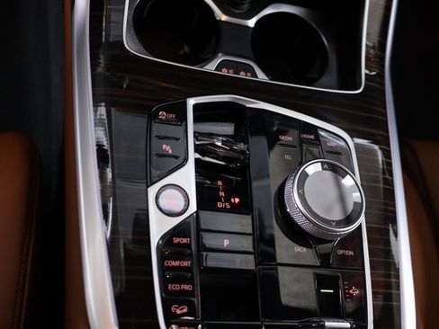 Used 2026 BMW X7 M60i image 33