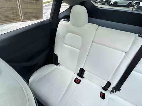 Used 2023 Tesla Model Y Performance image 12