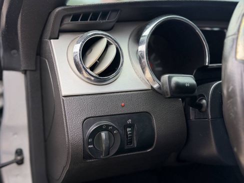 Used 2006 Ford Mustang GT RWD image 15