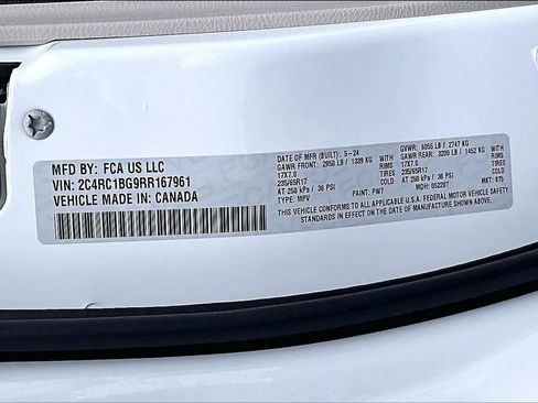 Used 2024 Chrysler Pacifica Touring-L image 21