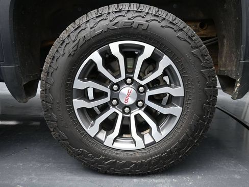 Used 2020 GMC Sierra 1500 AT4 w/ Off-Road Performance Package AWD/4WD image 34