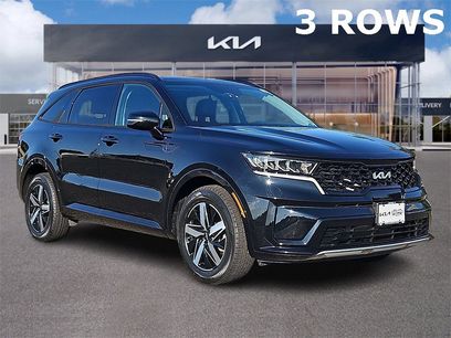 Used 2022 Kia Sorento S w/ Panoramic Sunroof Package