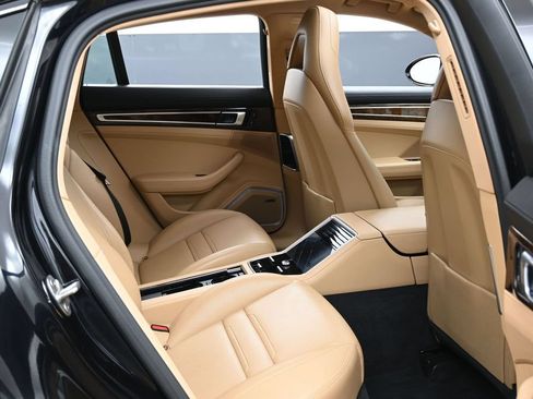 Used 2023 Porsche Panamera 4 Platinum Edition AWD/4WD image 34