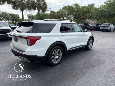 New 2026 Ford Explorer Platinum RWD image 7