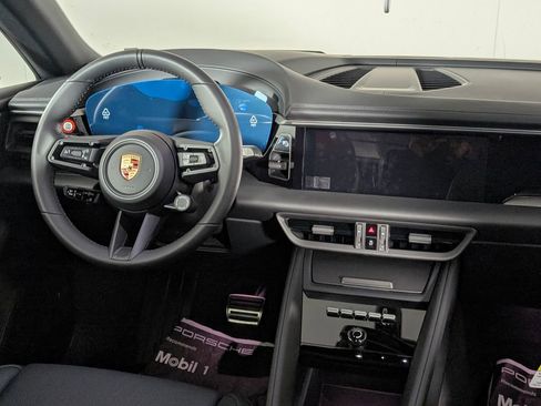 New 2025 Porsche Macan 4S Electric image 21