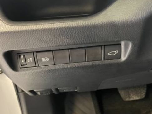 Used 2022 Toyota RAV4 XLE Premium FWD image 19