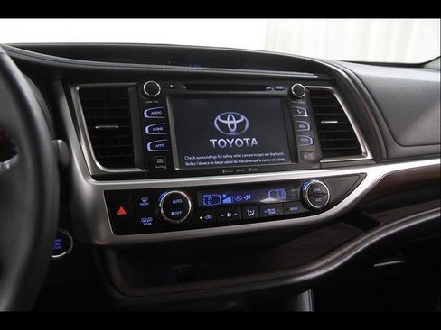 Used 2016 Toyota Highlander Limited AWD/4WD image 9