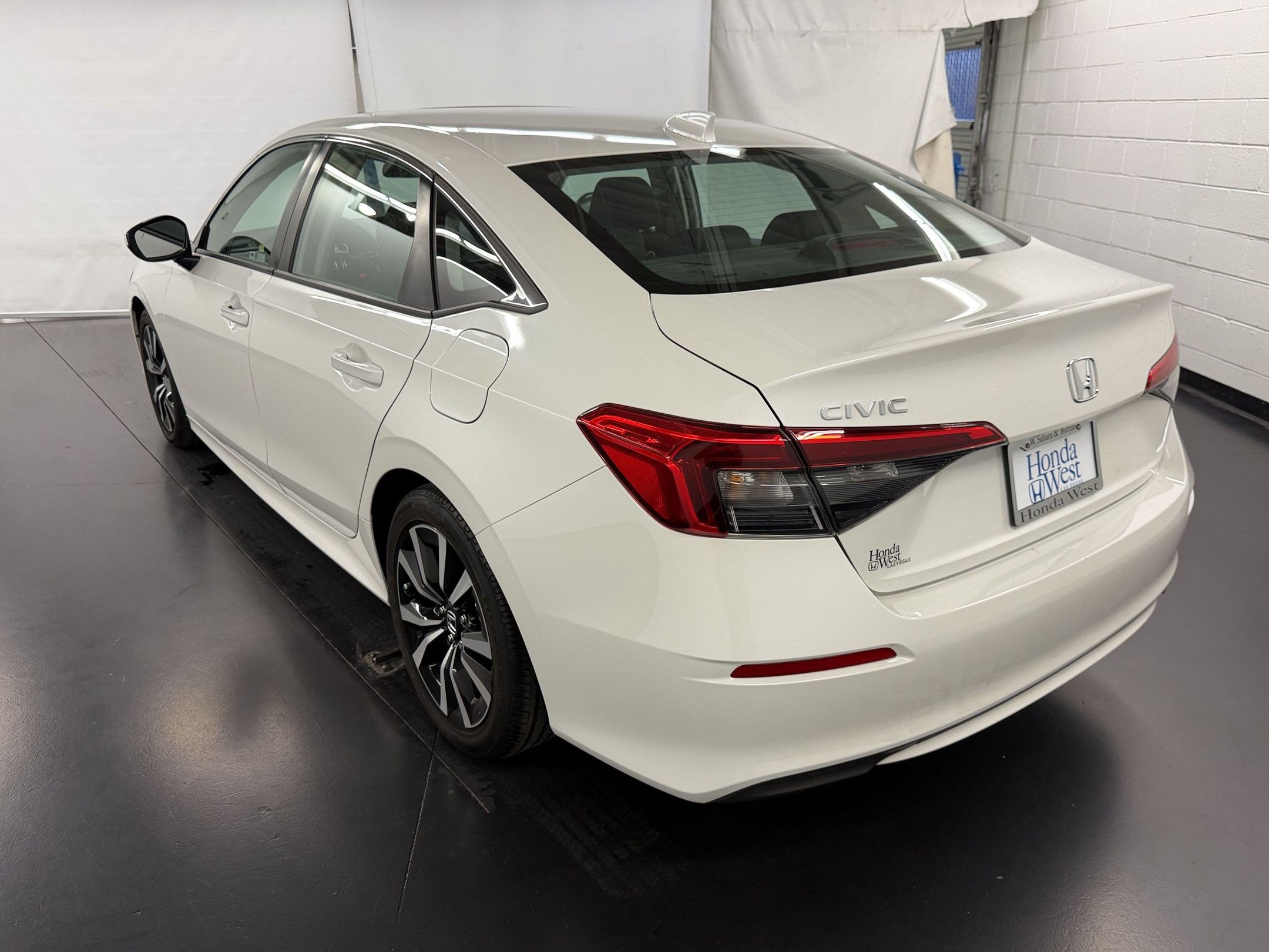 Certified 2024 Honda Civic EX image 3