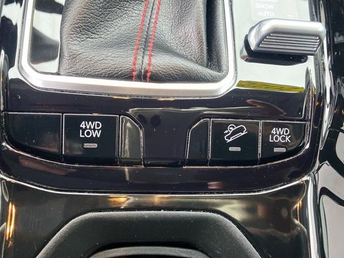 Used 2022 Jeep Compass Trailhawk w/ Trailhawk Convenience Group image 13