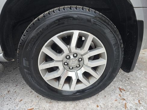 Used 2011 Nissan Pathfinder LE w/ Navigation Pkg image 42