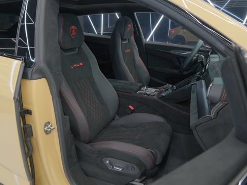 Used 2023 Lamborghini Urus Performante AWD/4WD image 23