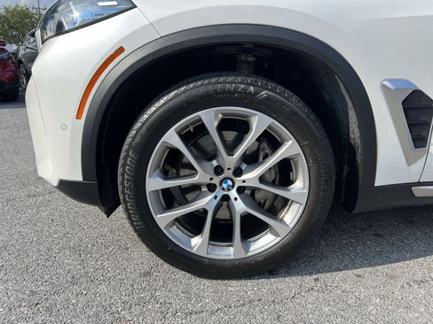 Used 2024 BMW X5 xDrive40i w/ Premium Package AWD/4WD image 12