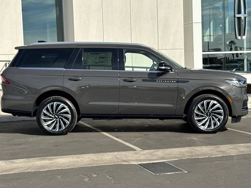 New 2025 Lincoln Navigator Black Label image 2