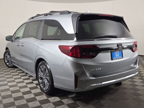 New 2026 Honda Odyssey Touring image 8