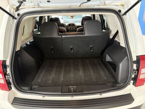 Used 2014 Jeep Patriot High Altitude image 16