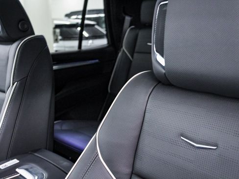 Used 2026 Cadillac Escalade Luxury image 26