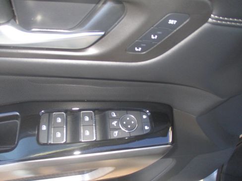 Used 2024 Nissan Pathfinder Platinum w/ Cargo Package image 9