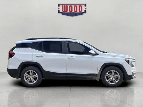 Used 2022 GMC Terrain SLE w/ Driver Convenience Package FWD image 2
