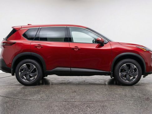 Used 2025 Nissan Rogue SV image 11