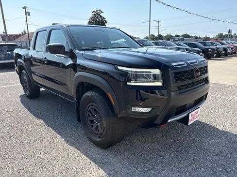Used 2025 Nissan Frontier PRO-4X AWD/4WD image 5