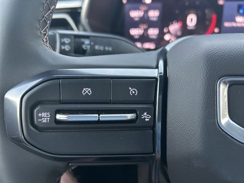 Used 2025 GMC Canyon AT4 image 25