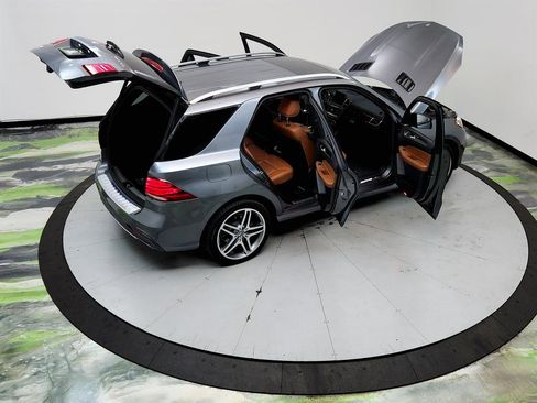 Used 2019 Mercedes-Benz GLE 43 AMG 4MATIC image 40