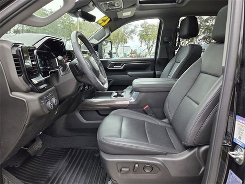 Used 2025 Chevrolet Silverado 2500 LTZ w/ Trail Boss Package image 12