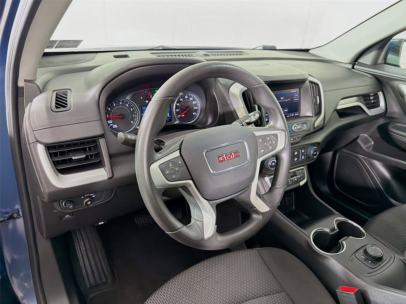 Used 2024 GMC Terrain SLE AWD/4WD image 16