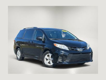 Used 2018 Toyota Sienna LE
