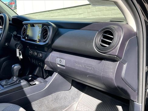 Used 2020 Toyota Tacoma SR image 14