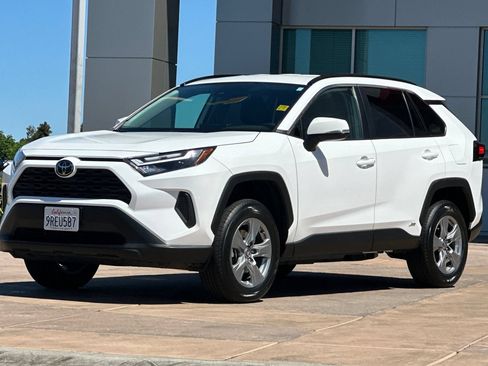 Certified 2025 Toyota RAV4 XLE AWD/4WD image 10