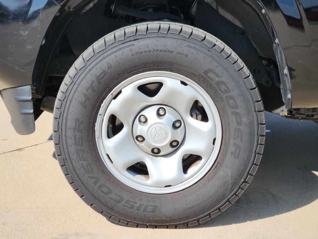Used 2022 Toyota Tacoma SR w/ SR Convenience Package RWD image 10