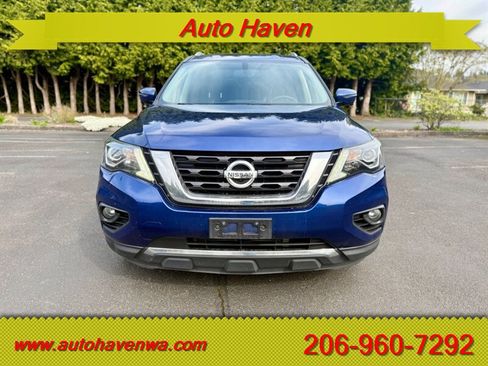 Used 2017 Nissan Pathfinder SL image 3