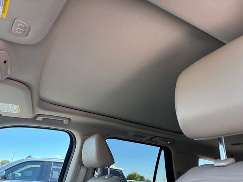 Used 2024 Ford Expedition Limited image 15