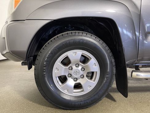Used 2015 Toyota Tacoma PreRunner w/ TRD Off-Road Package RWD image 11