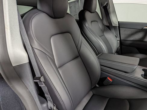 Used 2025 Tesla Model Y Long Range image 24