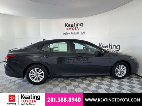 Used 2026 Toyota Camry LE w/ Convenience Package FWD image 4