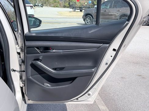 Used 2022 MAZDA MAZDA3 s image 26