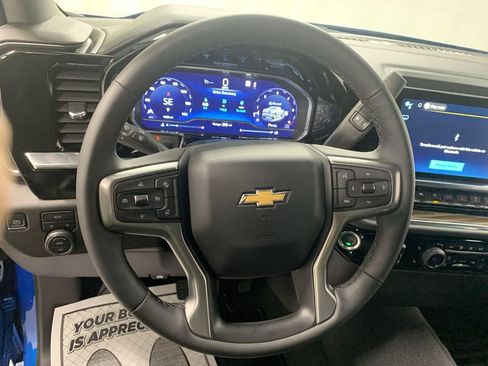 Used 2023 Chevrolet Silverado 1500 LT AWD/4WD image 12