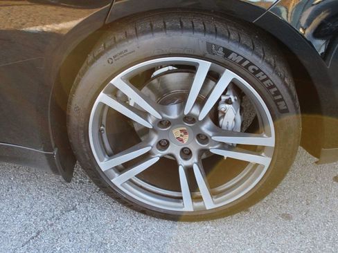 Used 2014 Porsche Panamera S image 18