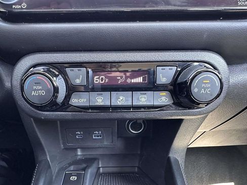 Used 2023 Nissan Kicks SR w/ SR Premium Package FWD image 24