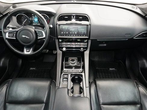 Used 2020 Jaguar F-PACE S image 23